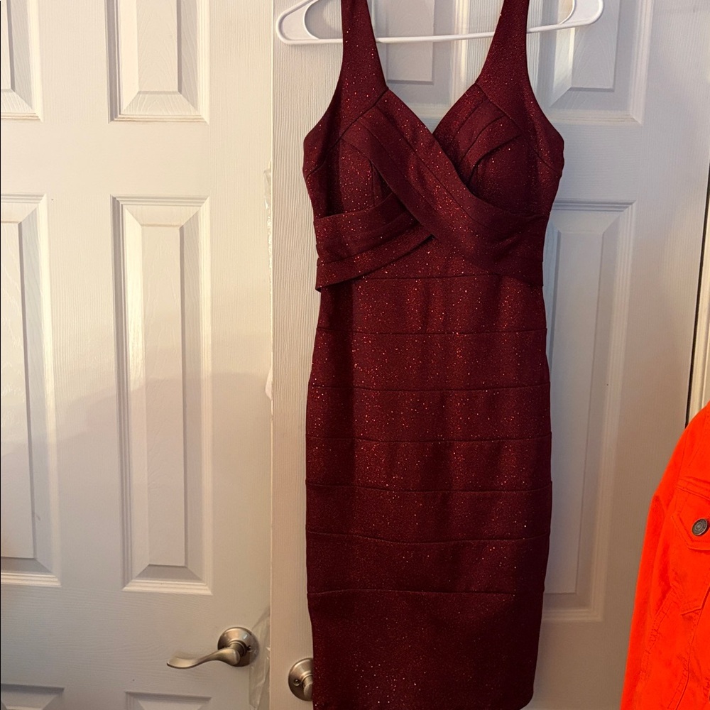 Burgundy Glitter Body-con Dress